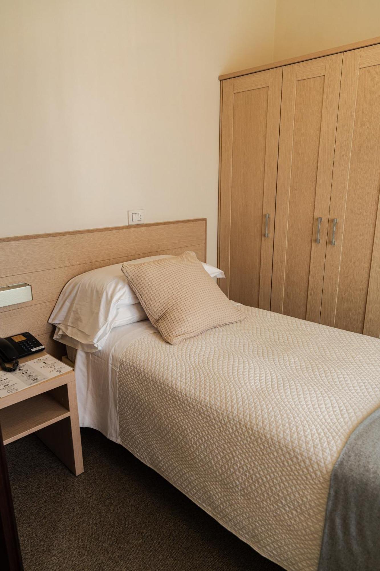 Rouge Hotel International Мілано-Маріттіма Екстер'єр фото